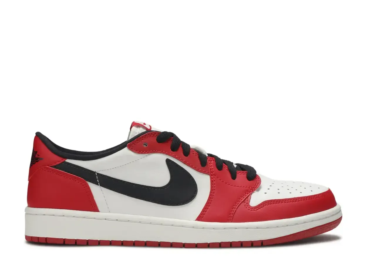 Jordan 1 Retro Low OG Chicago (2025) Size 9, DS BRAND NEW DAMAGED BOX*