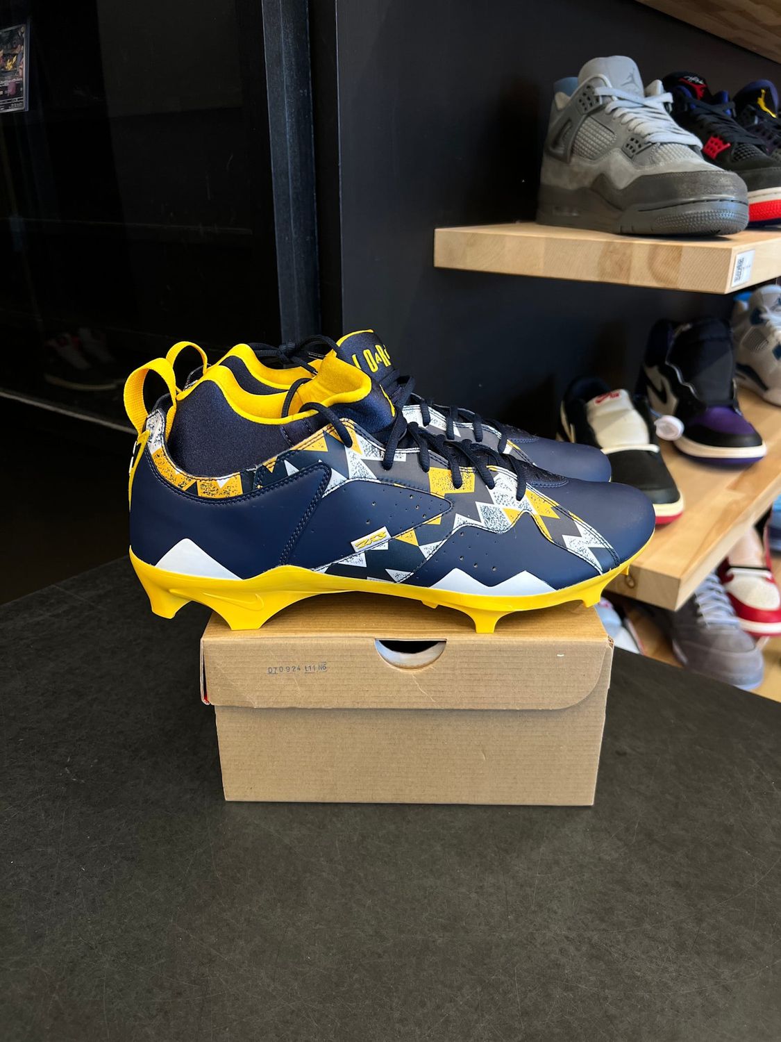 Jordan 7 Michigan Wolverines Football Cleats PE Size 13, DS BRAND NEW
