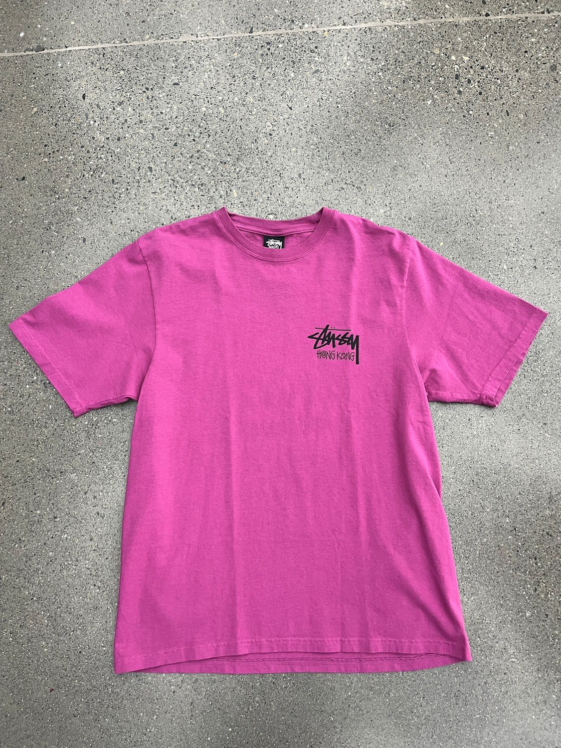 Stussy Chapter Tee Hong Kong Berry Size Large, DS BRAND NEW