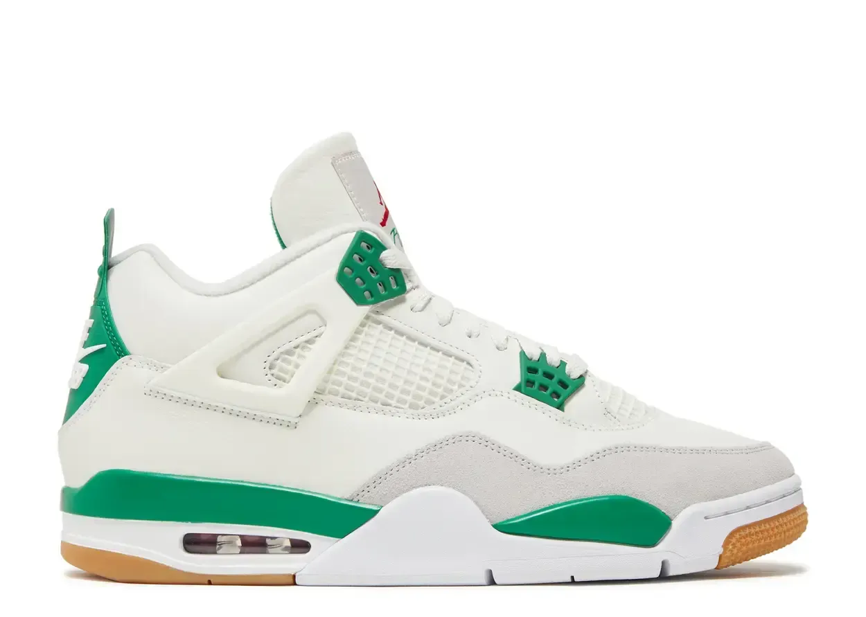 Jordan 4 Retro SB Pine Green Size 8.5, DS BRAND NEW DAMAGED LID*
