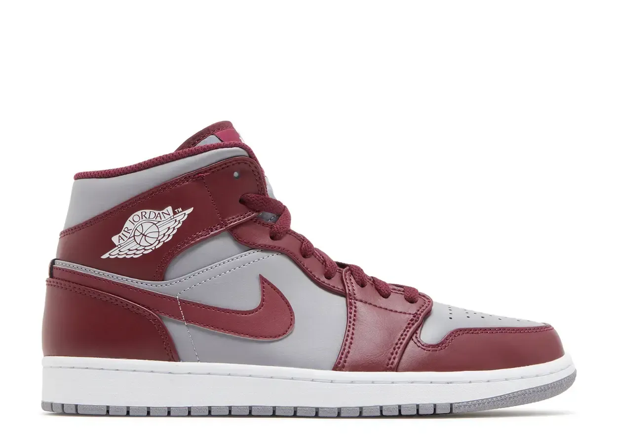Jordan 1 Mid Cherrywood Red Size 11, DS BRAND NEW DAMAGED BOX