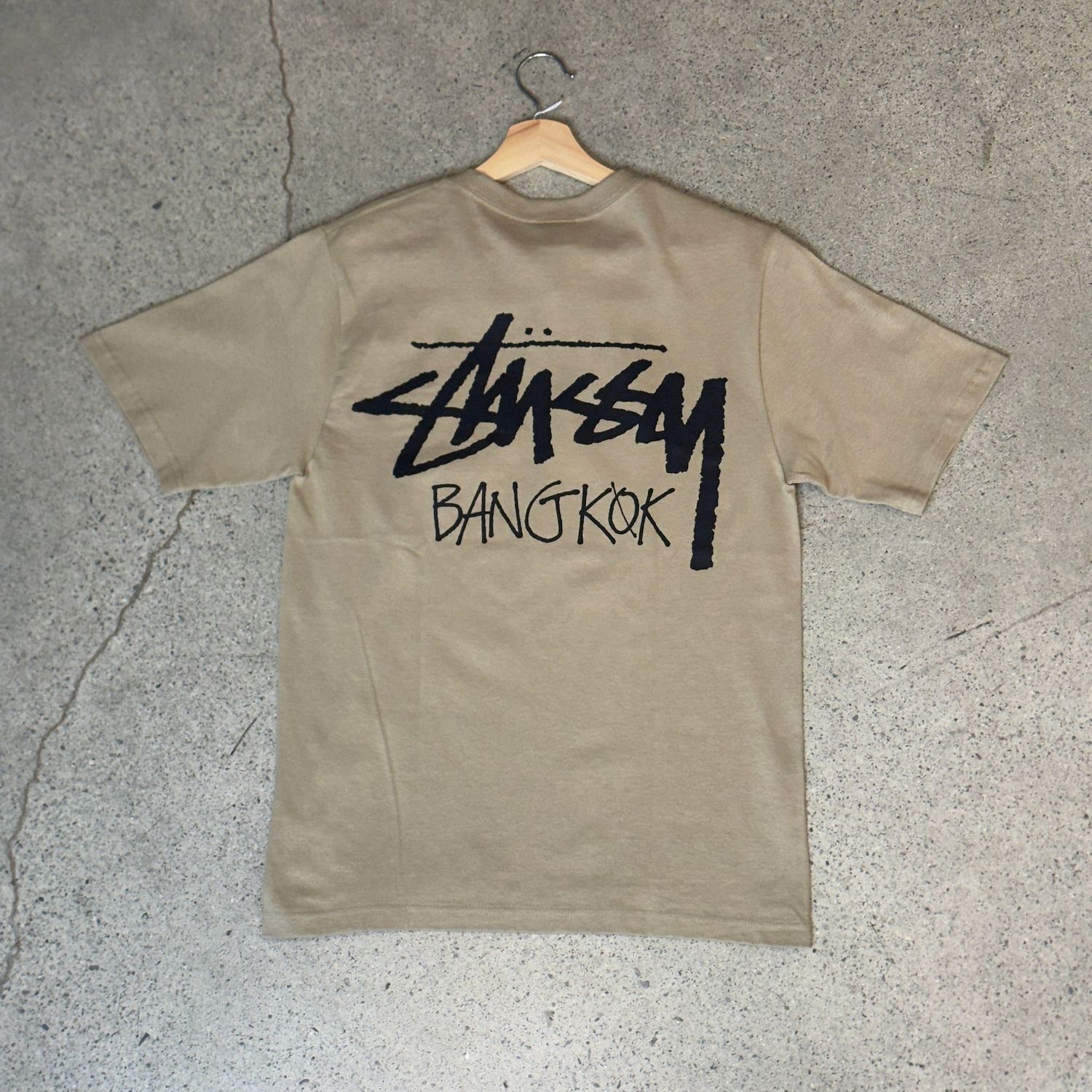 Stussy Chapter Tee Bangkok Khaki Size Small, DS BRAND NEW