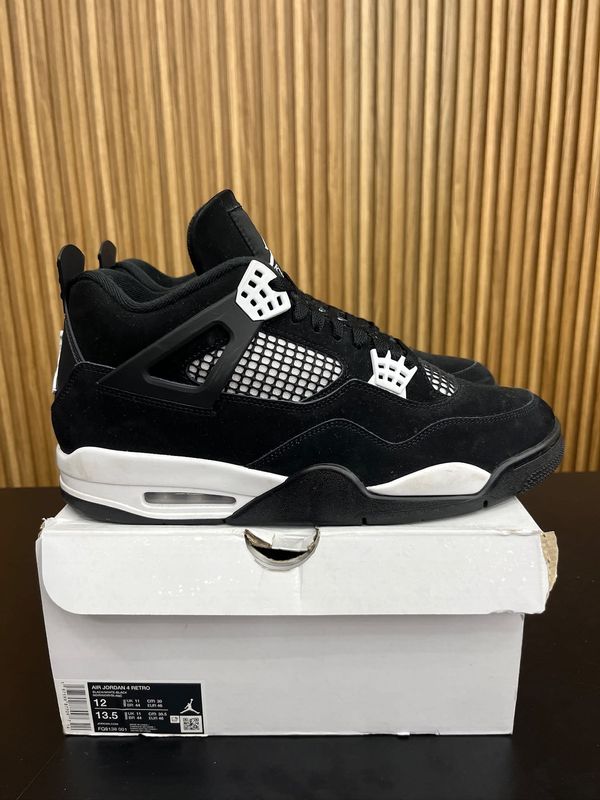 Jordan 4 Retro White Thunder Size 12, PREOWNED
