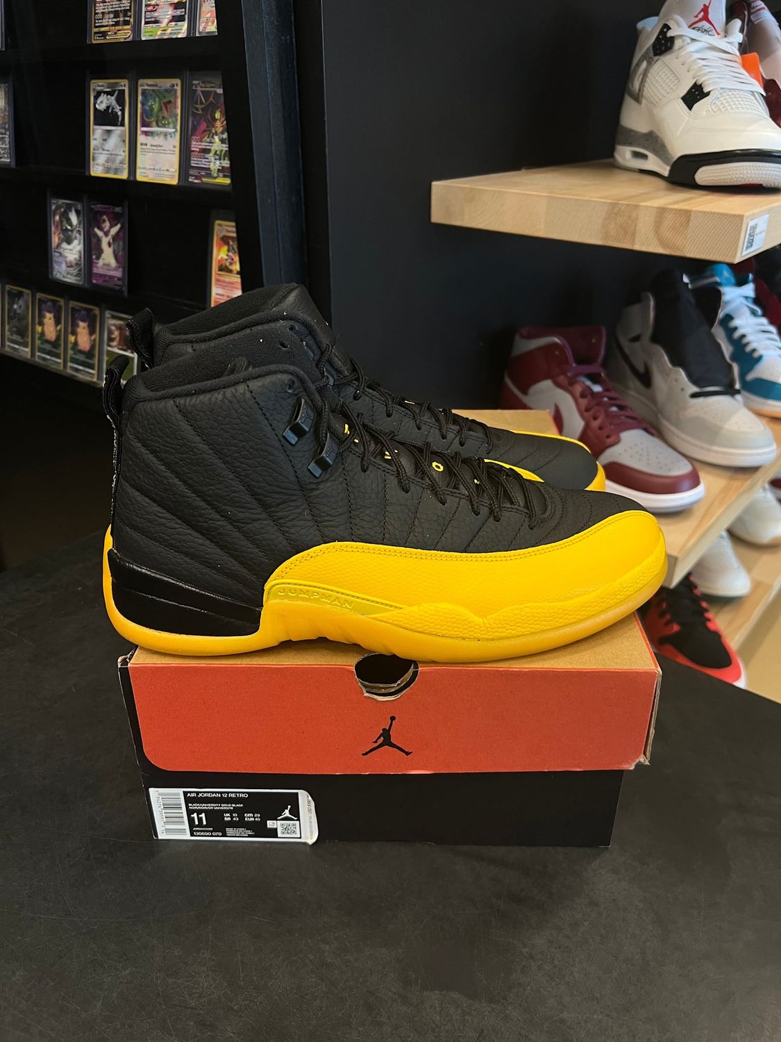 Jordan 12 Retro Black University Gold Size 11, PREOWNED*