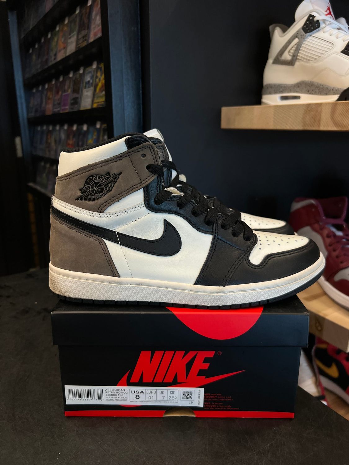 Jordan 1 Retro High Dark Mocha Size 8, PREOWNED*