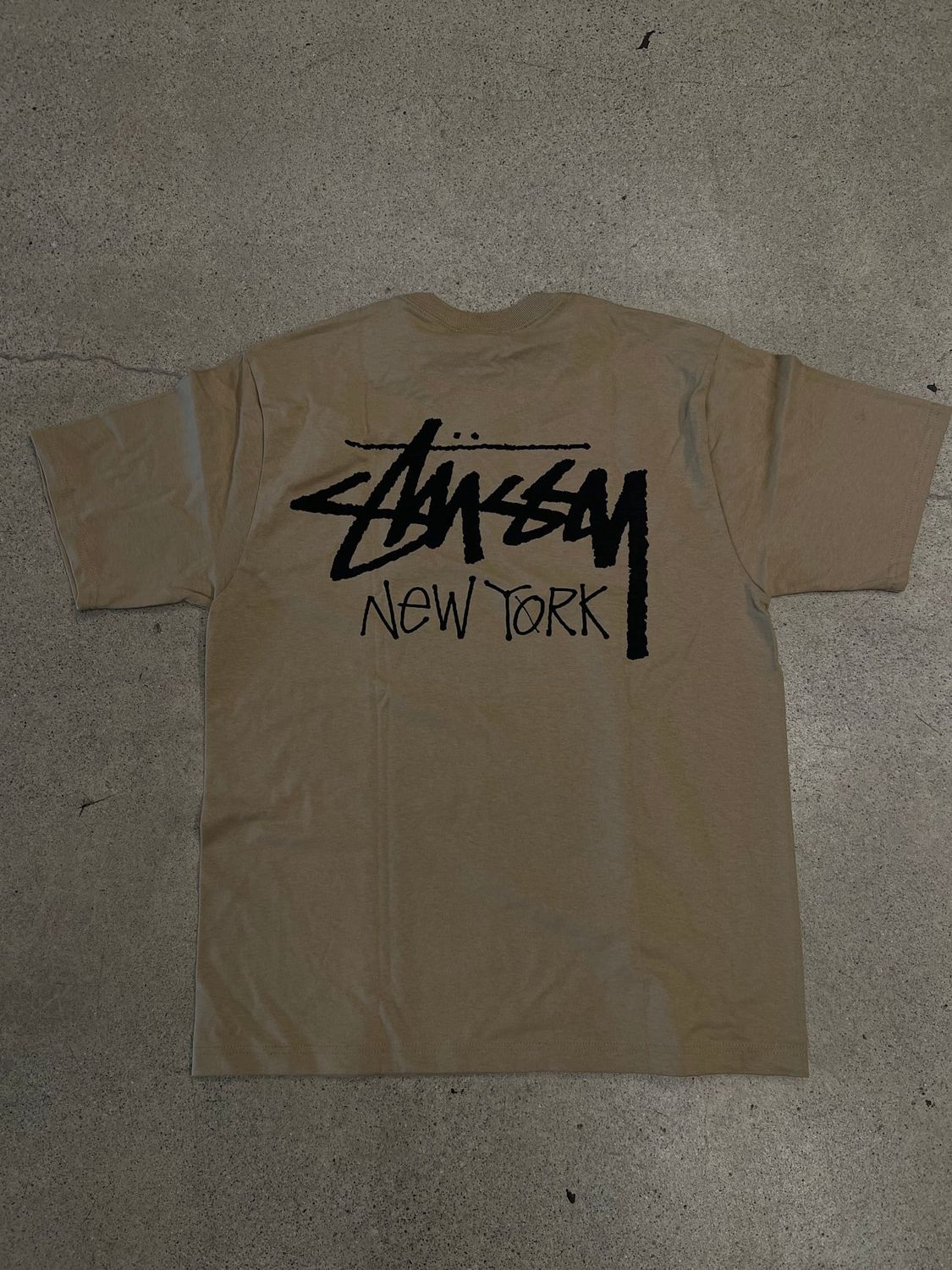 Stussy Chapter Tee New York Khaki Size Medium, DS BRAND NEW