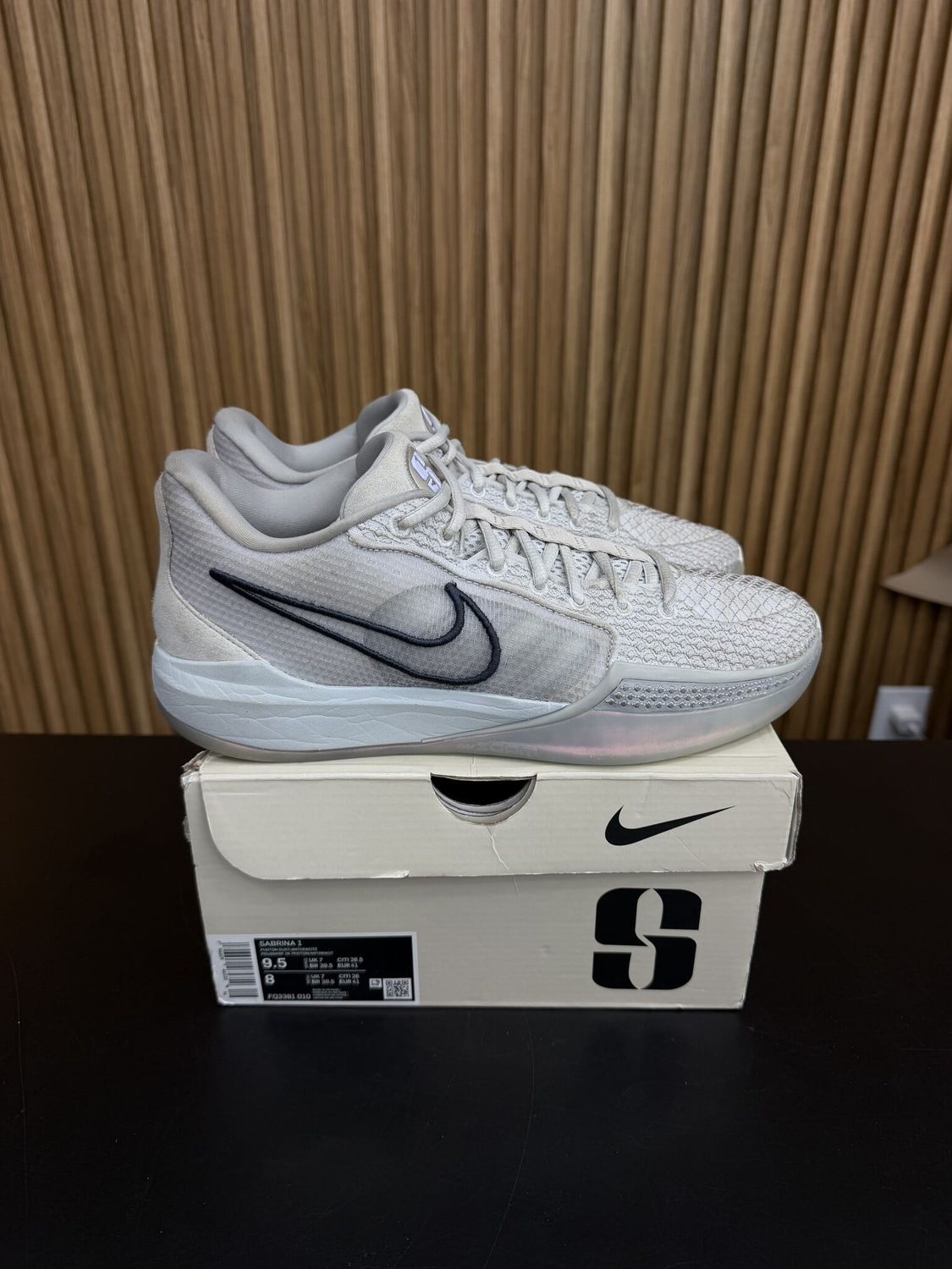 Nike Sabrina 1 Ionic Photon Dust (Women's) Size 9.5W, PREOWNED