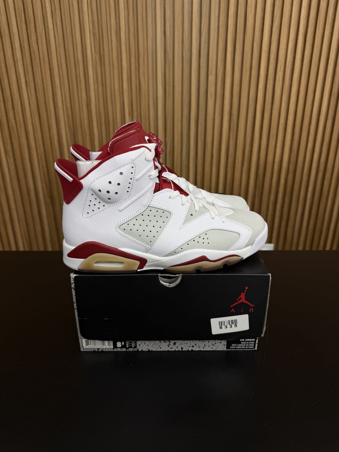 Jordan 6 Retro Alternate Hare Size 8.5, PREOWNED