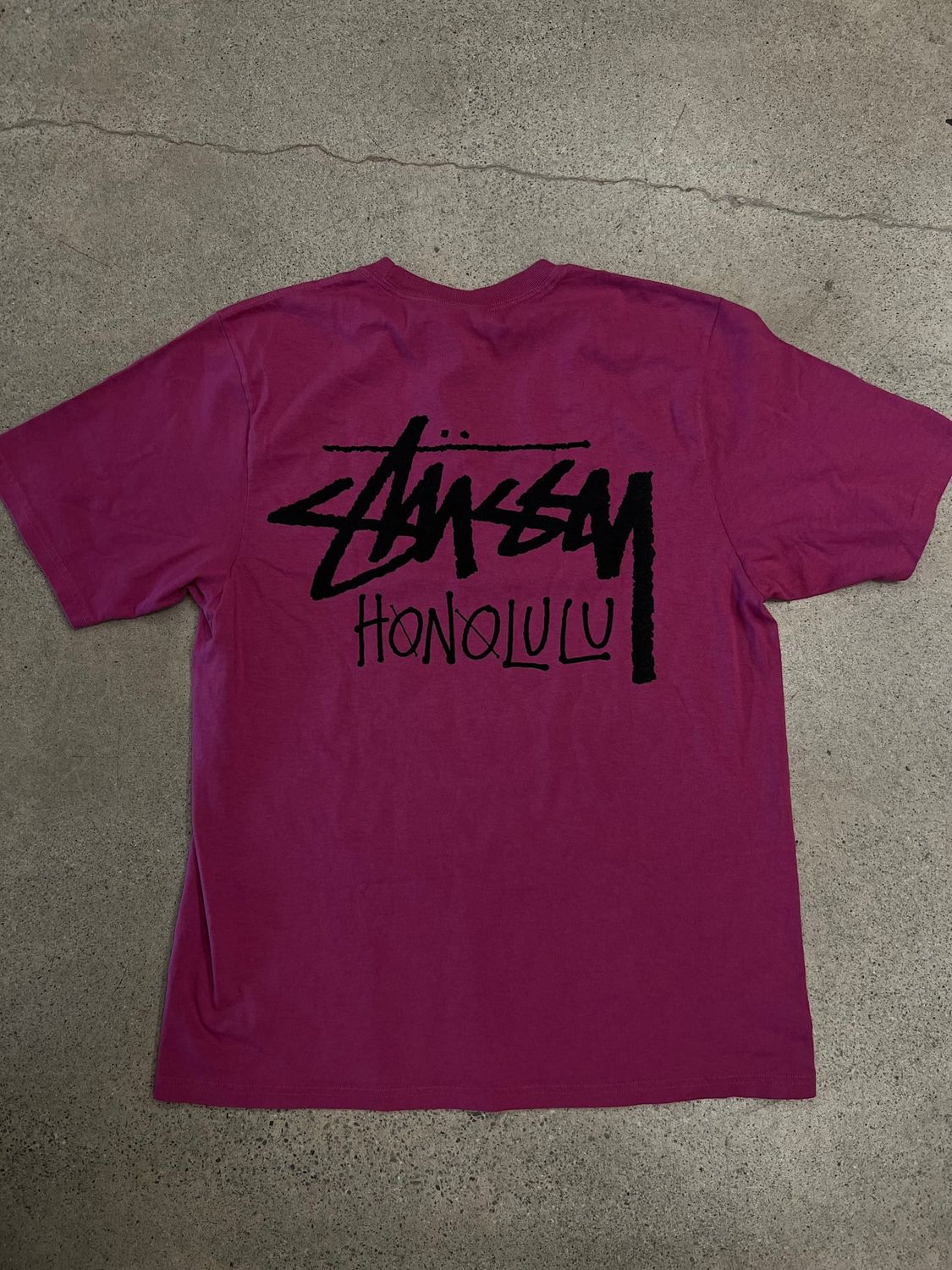 Stussy Chapter Tee Honolulu Berry  Size Medium, DS BRAND NEW