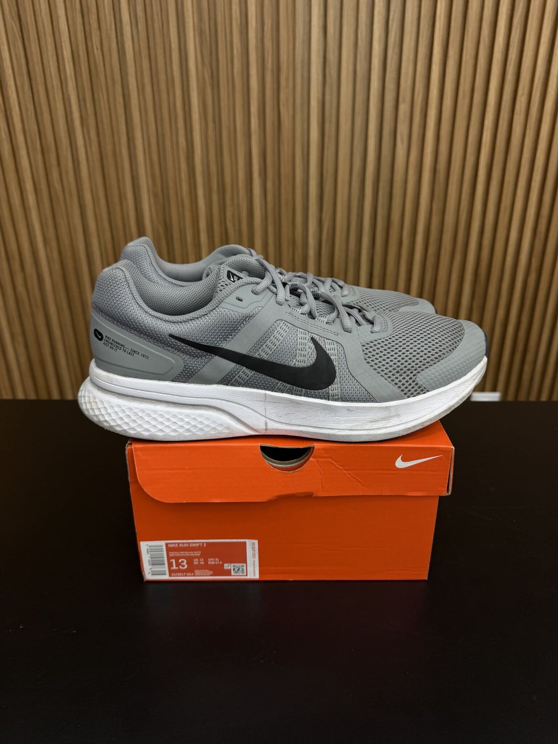 Nike Run Swift 2 Particle Grey Black White Size 13, PREOWNED