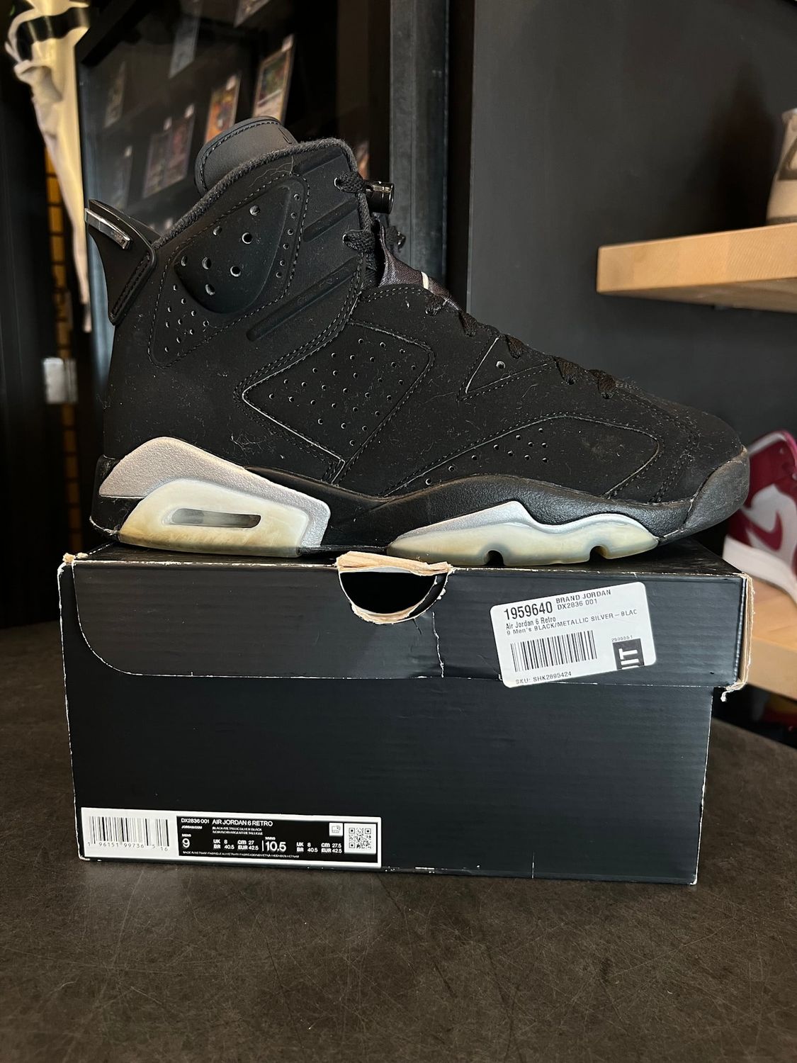 Jordan 6 Retro Chrome Size 9, PREOWNED*