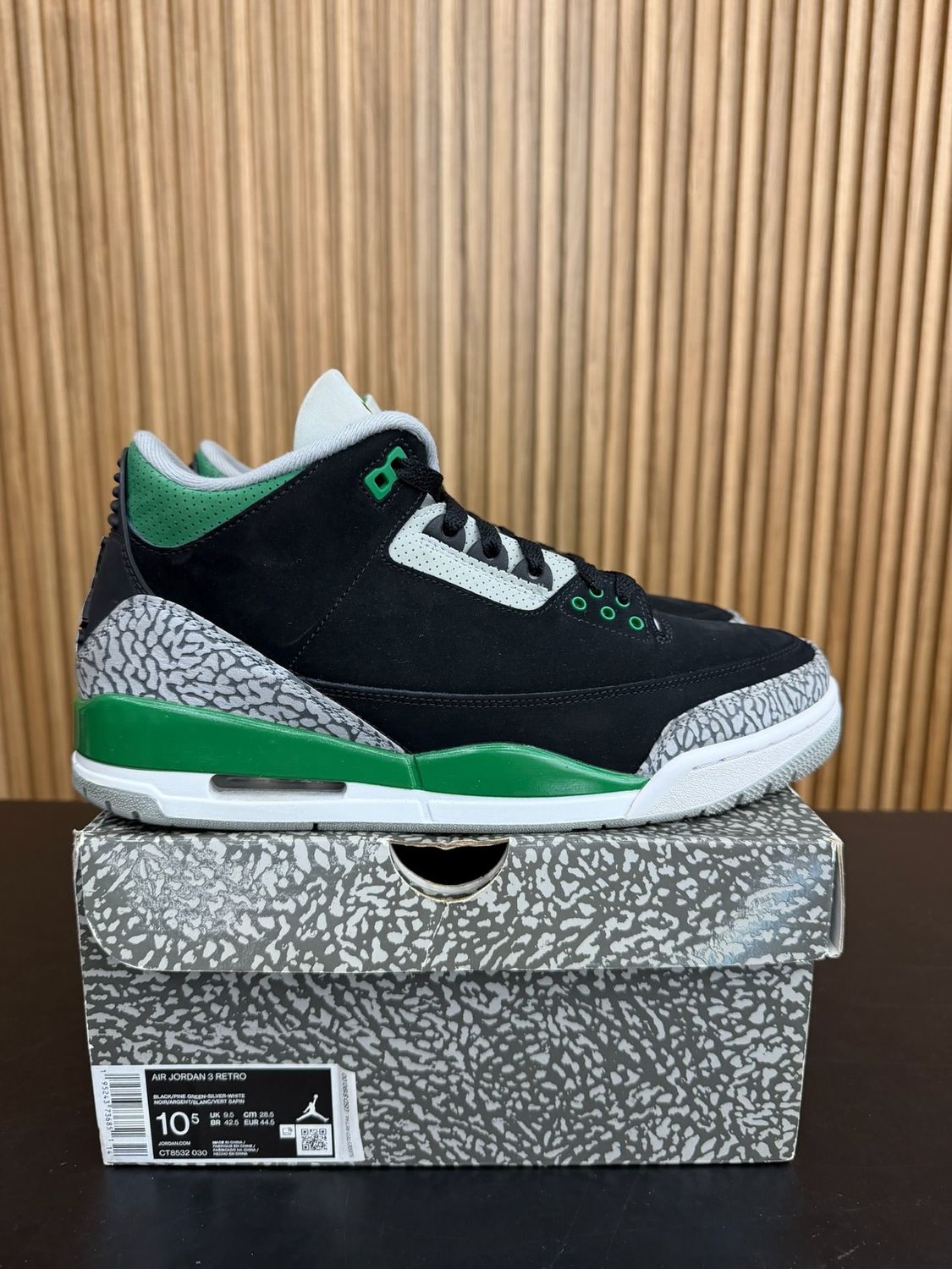 Jordan 3 Retro Pine Green Size 10.5, PREOWNED*