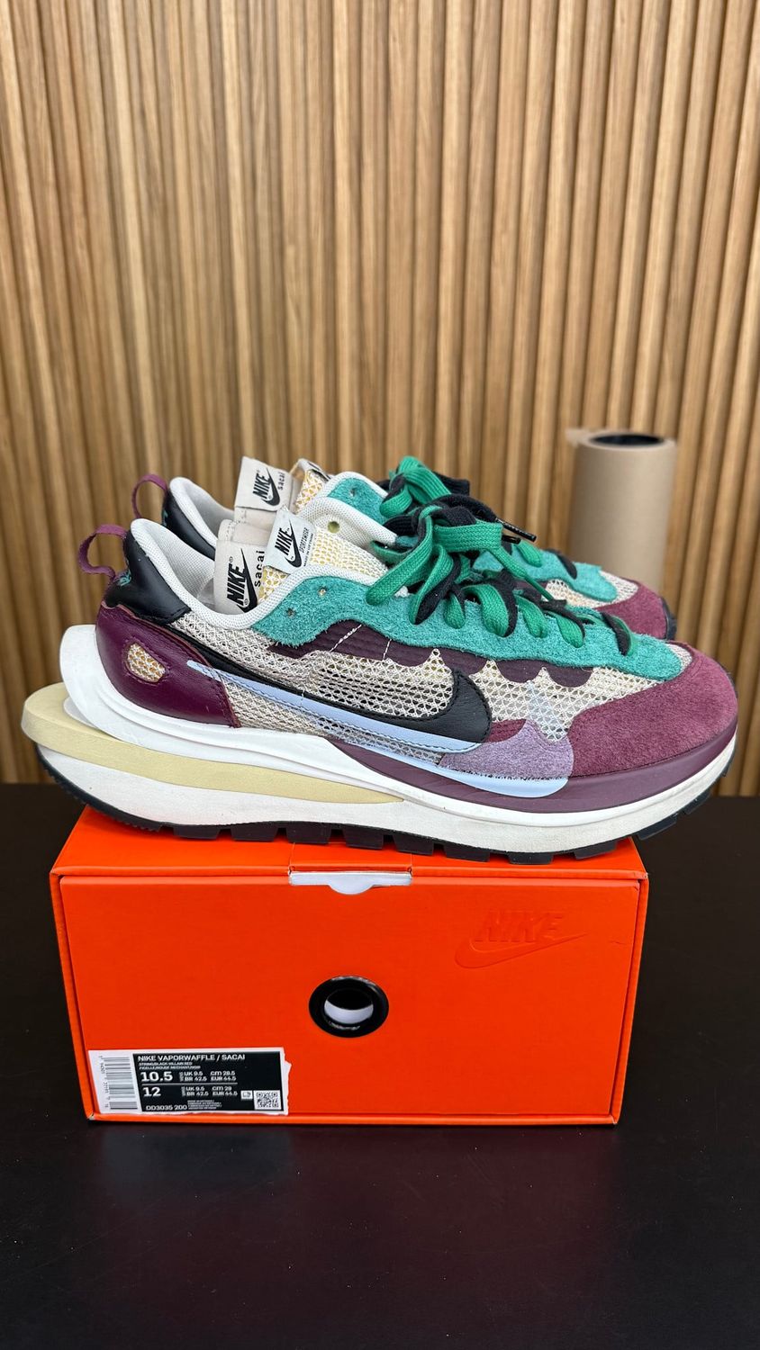 Nike Vaporwaffle sacai Villain Red Neptune Green Size 10.5, PREOWNED