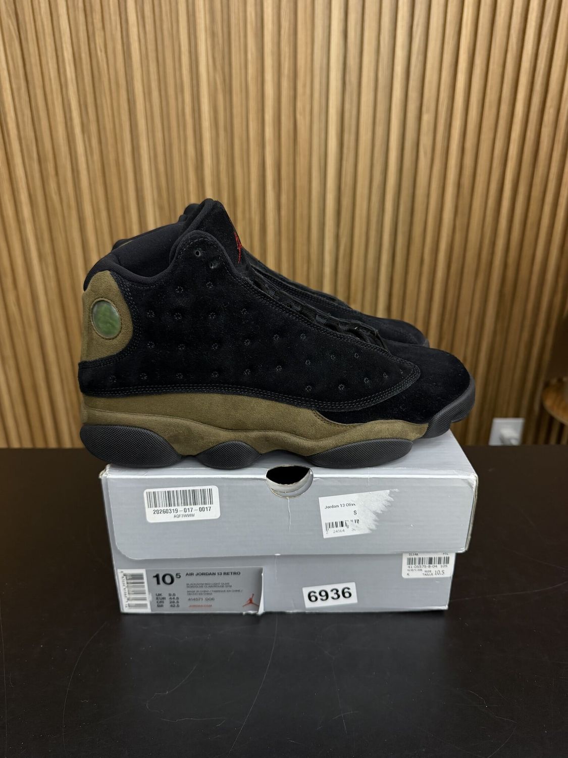 Jordan 13 Retro Olive Size 10.5, PREOWNED*