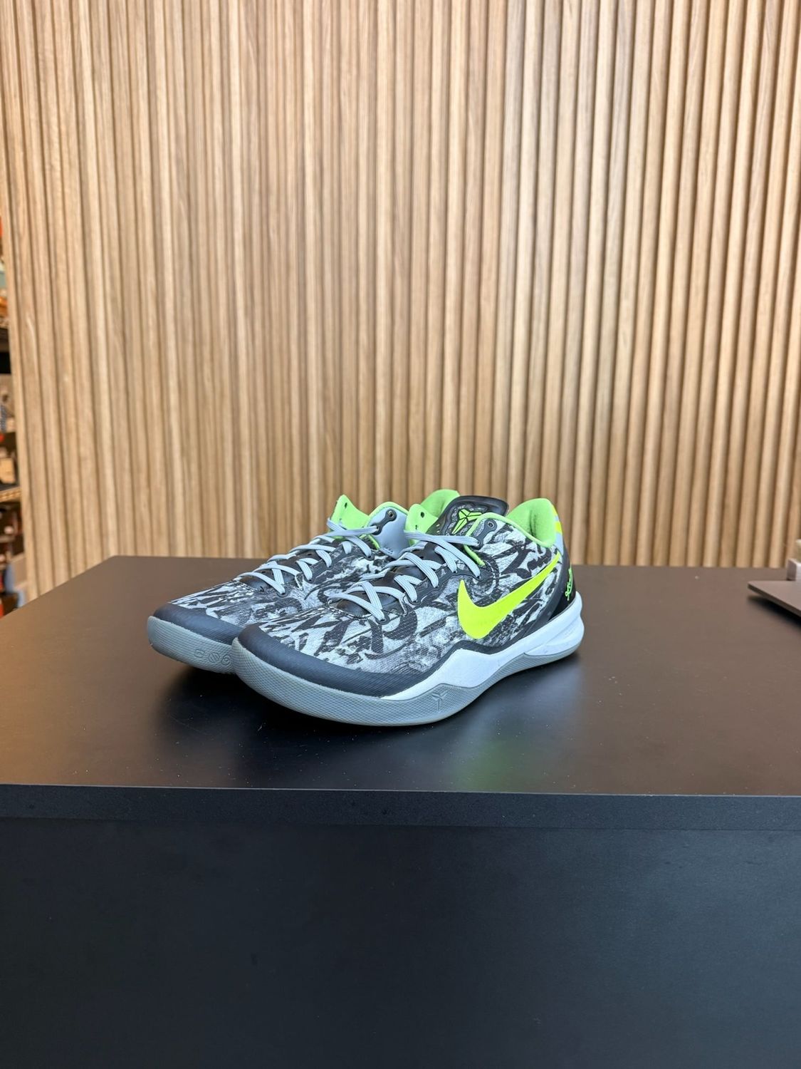 Nike Kobe 8 Graffiti Size 8.5, PREOWNED NO BOX*