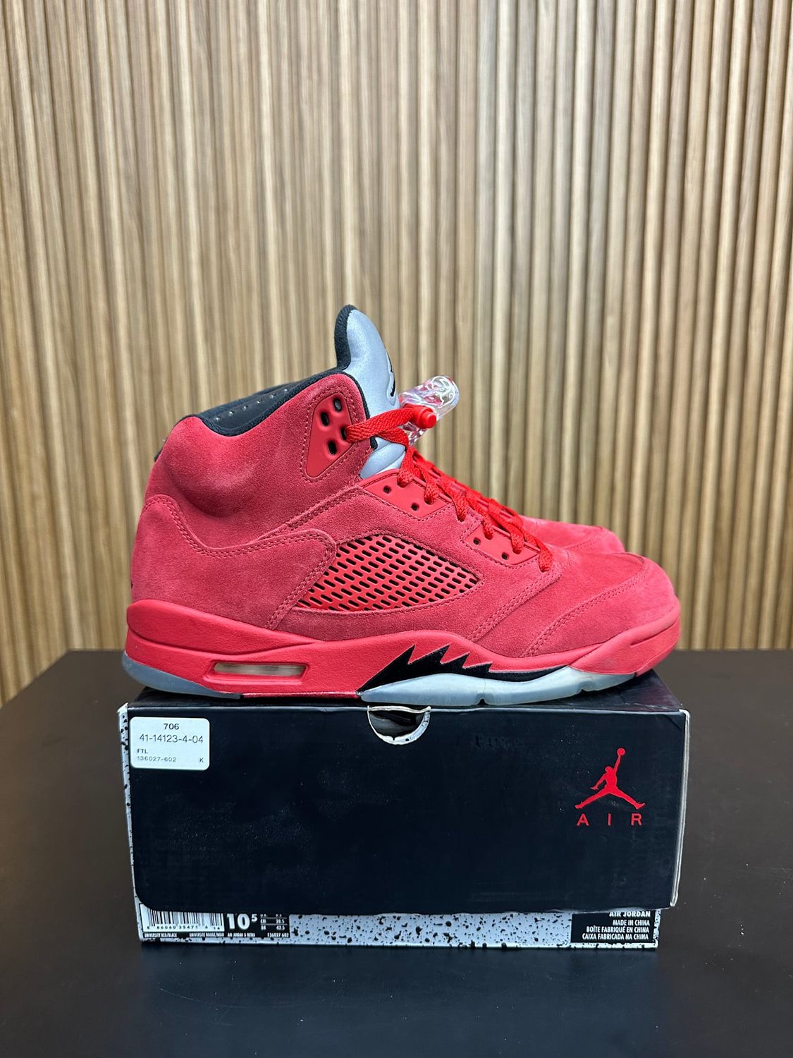 Jordan 5 Retro Red Suede Size 10.5, PREOWNED*