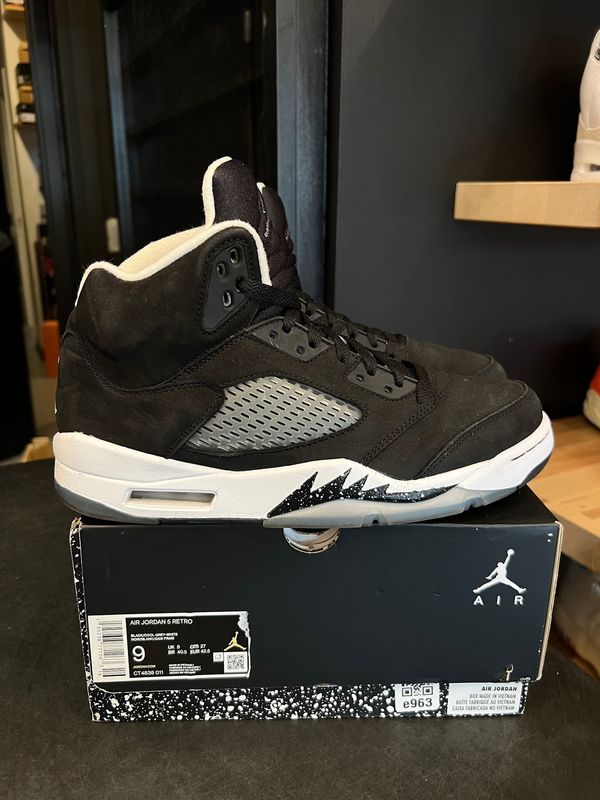 Jordan 5 Retro Moonlight (2021) Size 9, PREOWNED*