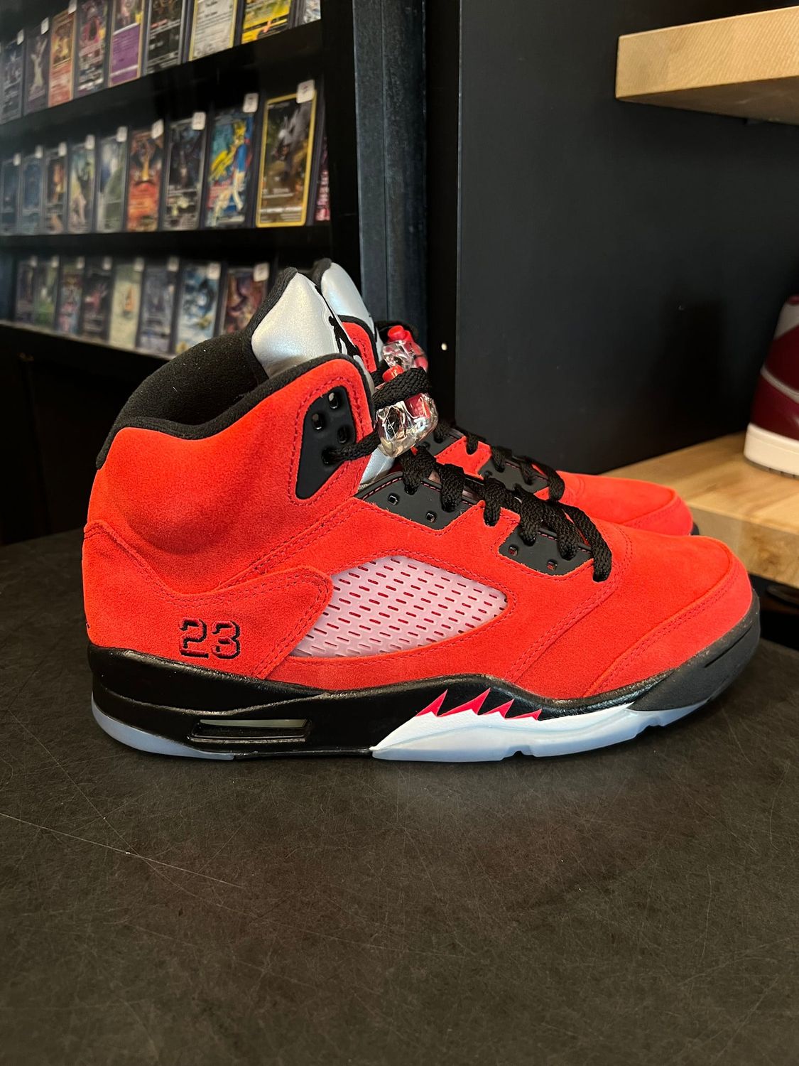 Jordan 5 Retro Raging Bull Red (2021) Size 8.5, PREOWNED