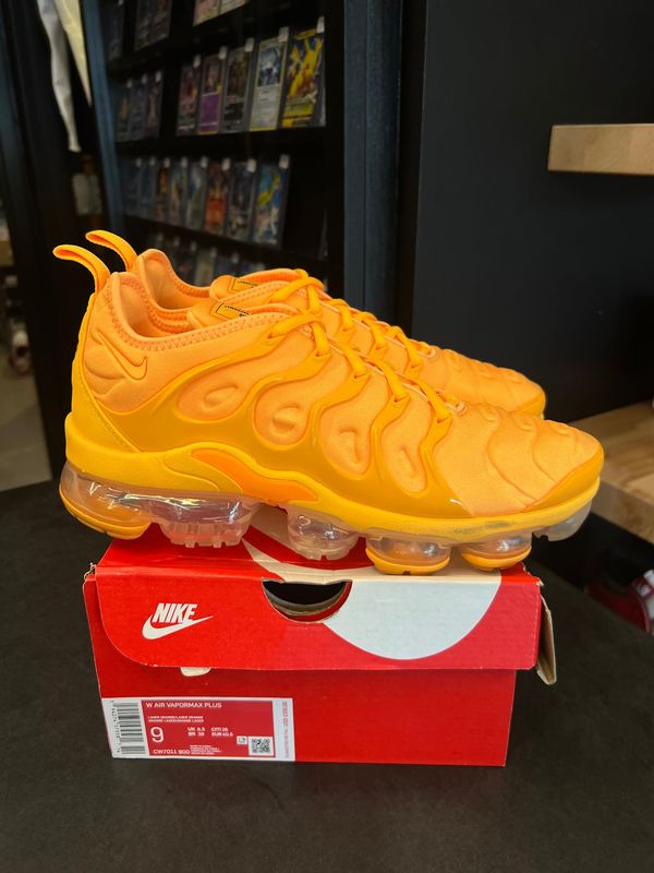Nike Air VaporMax Plus Orange (Women's) Size 9W, PREOWNED
