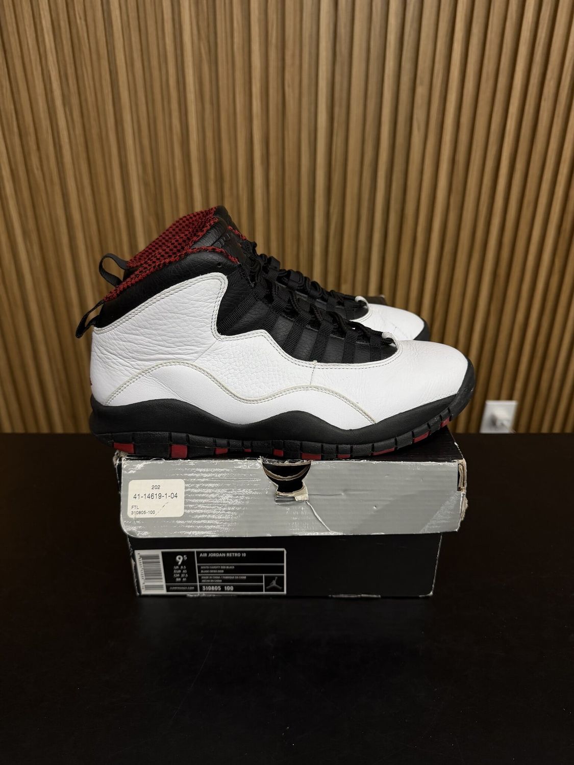 Jordan 10 Retro Chicago Bulls (2012) Size 9.5, PREOWNED*
