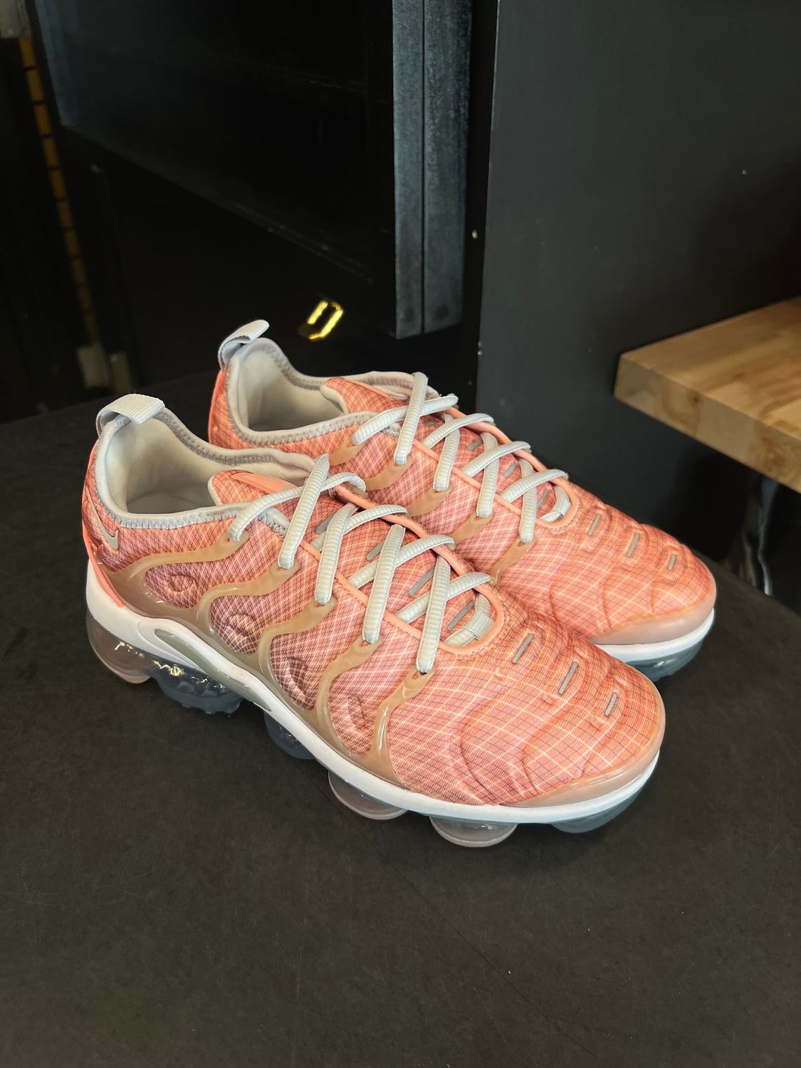 Nike Air VaporMax Plus Bleached Coral Pure Platinum (Women's) Size 7W, PREOWNED TRIED ON