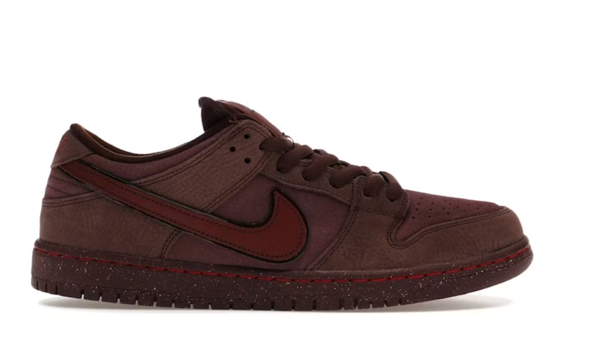 Nike SB Dunk Low City of Love Burgundy Crush Size 10.5, DS BRAND NEW