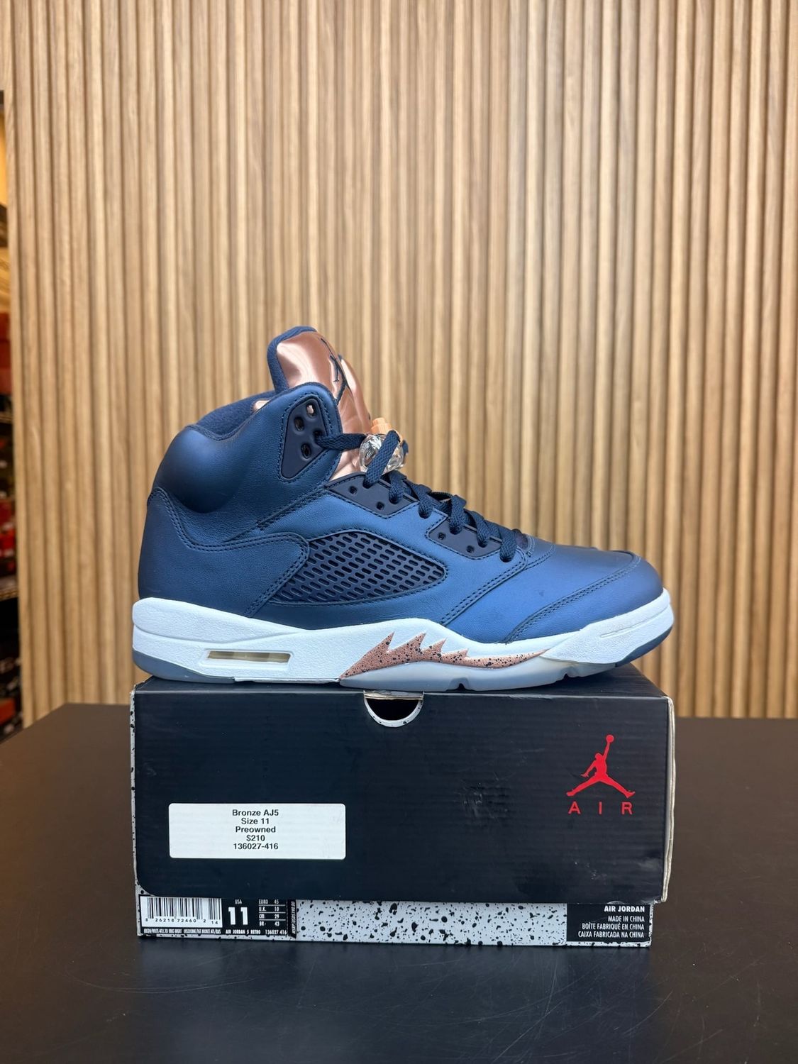 Jordan 5 Retro Bronze Size 11, PREOWNED*