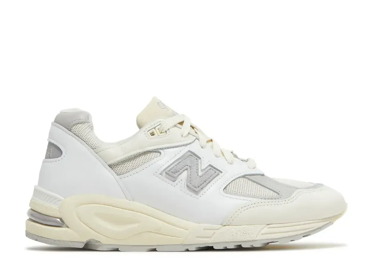 New Balance 990v2 MiUSA Teddy Santis Sea Salt Size 9, DS BRAND NEW*