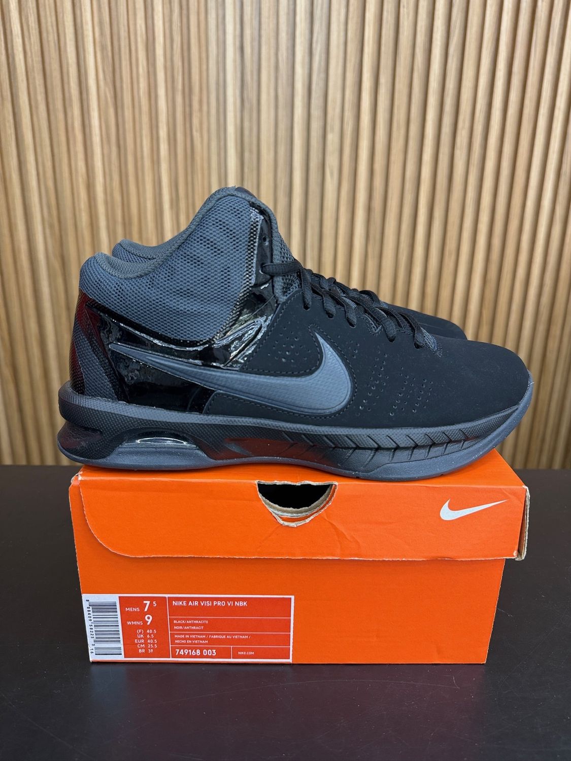 Nike Air Visi Pro 6 NBK Black Anthracite Size 7.5, PREOWNED