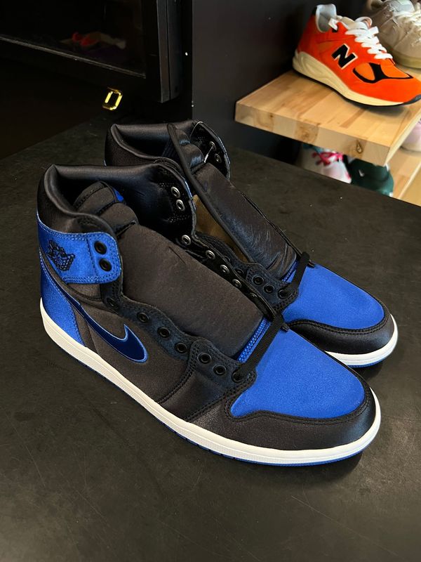 Jordan 1 Retro High Satin Royal (Non-Numbered)  Size 12, DS BRAND NEW NO BOX PROMO SAMPLE