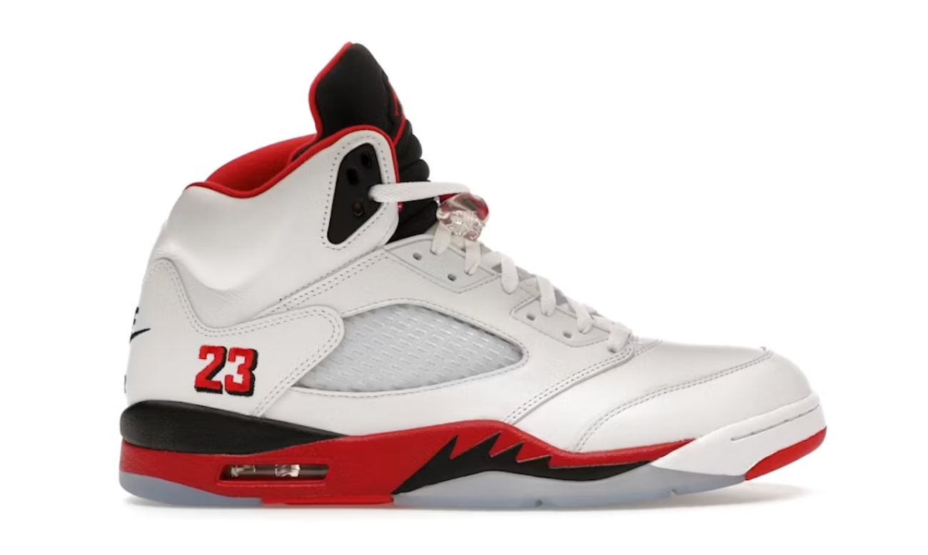 Jordan 5 Retro Fire Red Black Tongue (2025) Size 9, DS BRAND NEW DAMAGED BOX