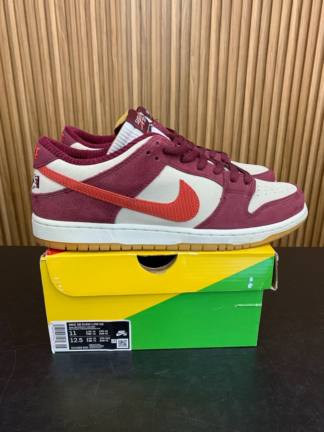 Nike SB Dunk Low Skate Like a Girl Size 11, PREOWNED