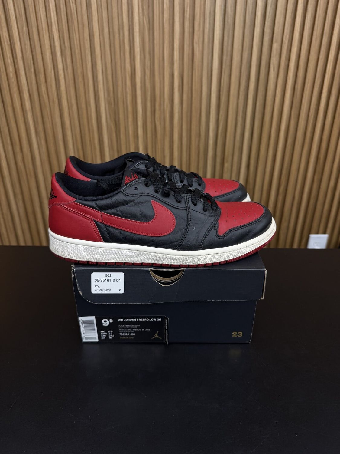 Jordan 1 Retro Low Bred (2015) Size 9.5, PREOWNED
