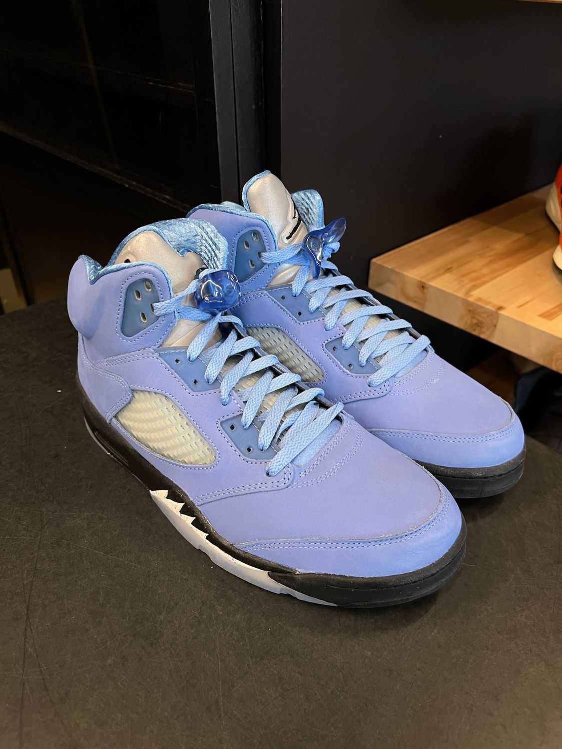 Jordan 5 Retro UNC University Blue Size 11, PREOWNED*