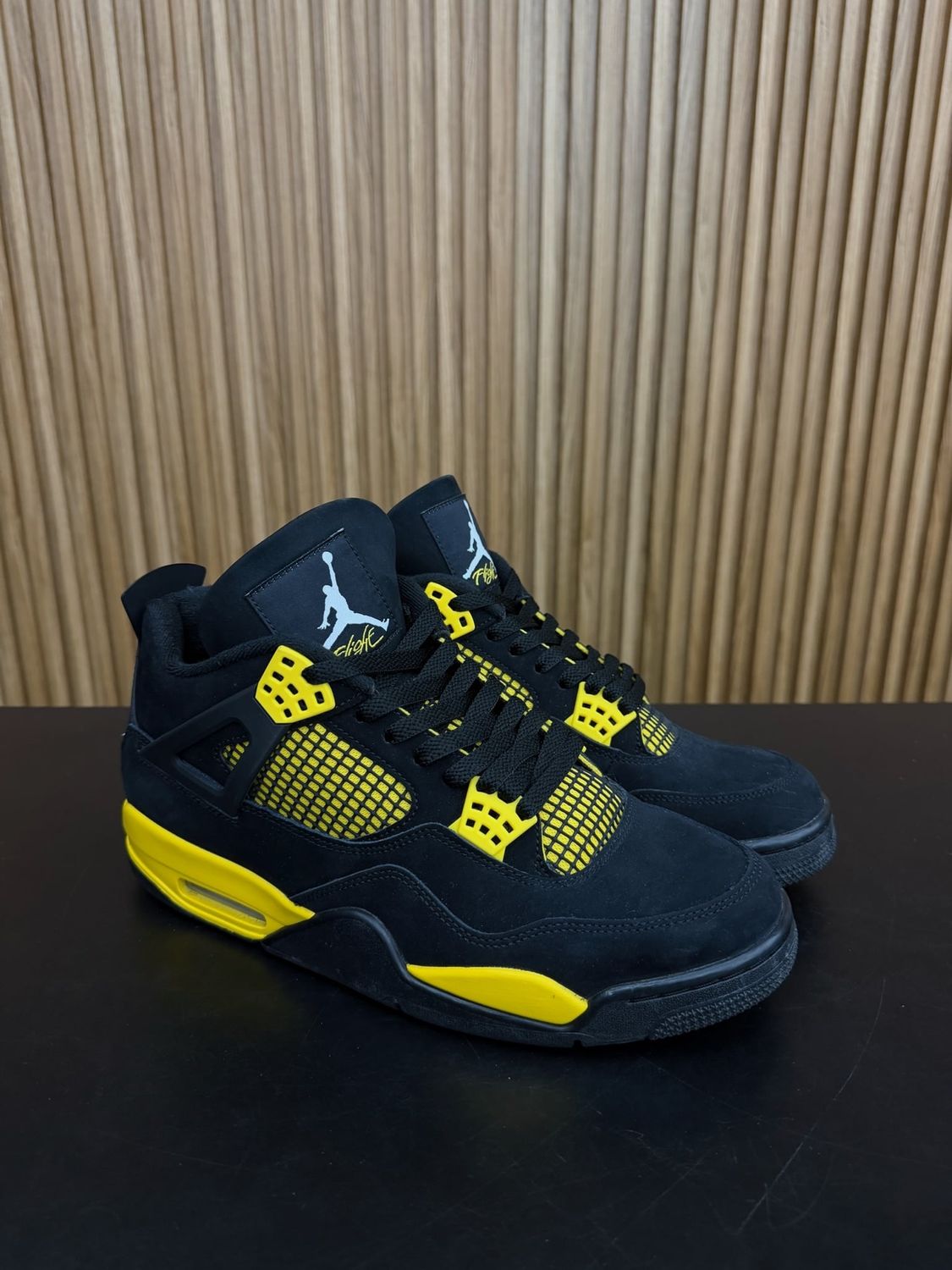 Jordan 4 Retro Thunder (2023) Size 10.5, PREOWNED NO BOX*