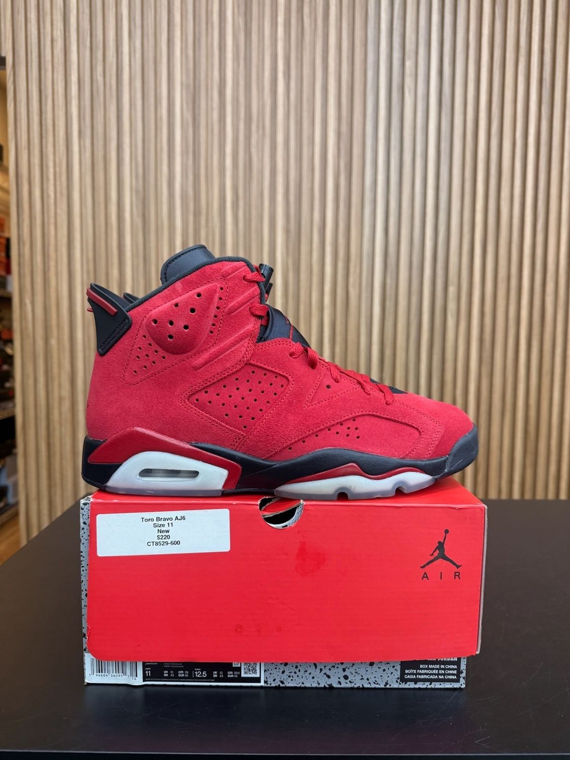 Jordan 6 Retro Toro Bravo Size 11, PREOWNED TRIED ON*