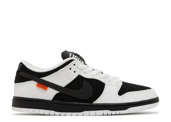 Nike SB Dunk Low TIGHTBOOTH Size 9.5, DS BRAND NEW*