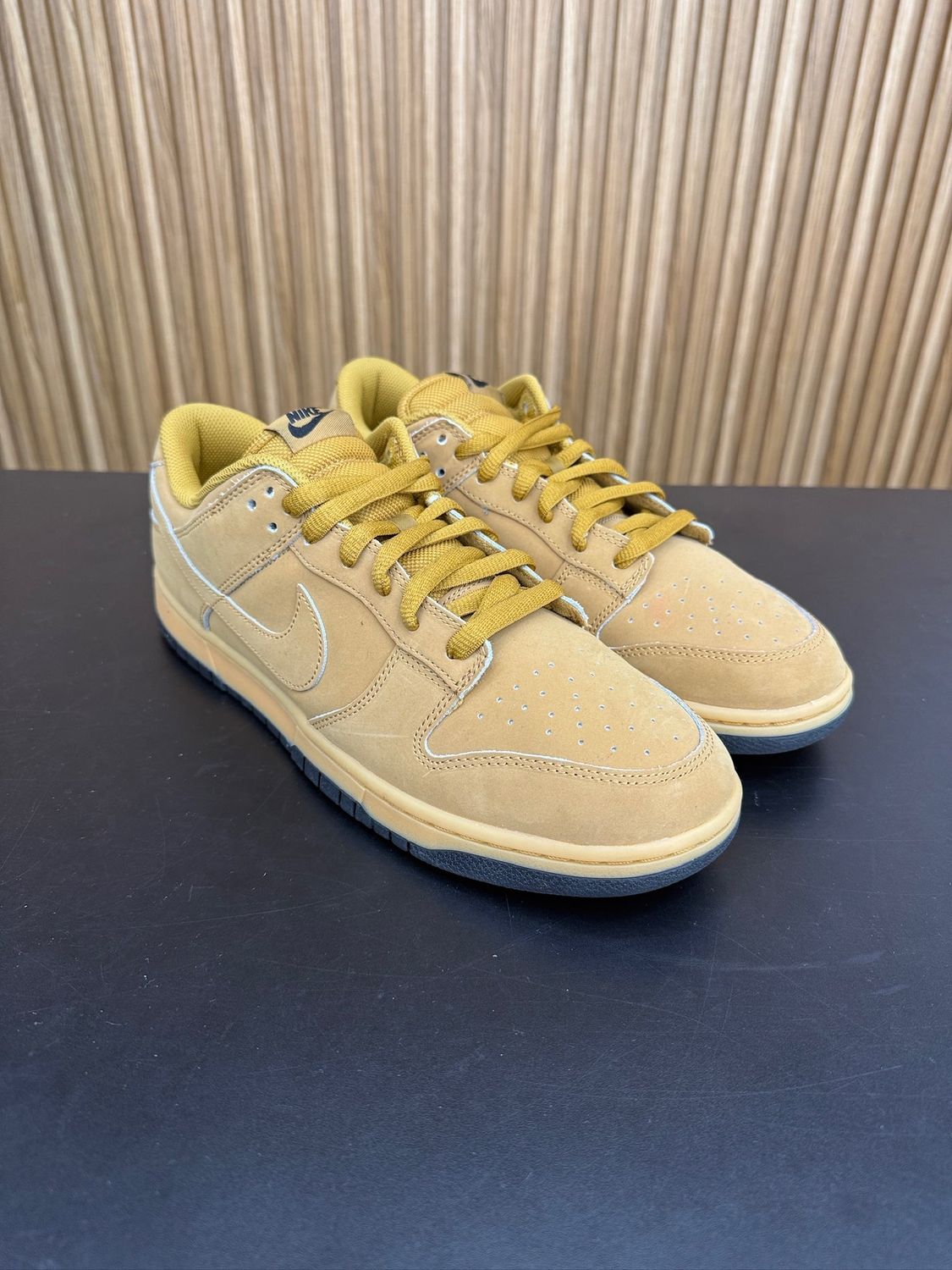 Nike Dunk Low Retro SE Wheat Gum Size 12, PREOWNED NO BOX