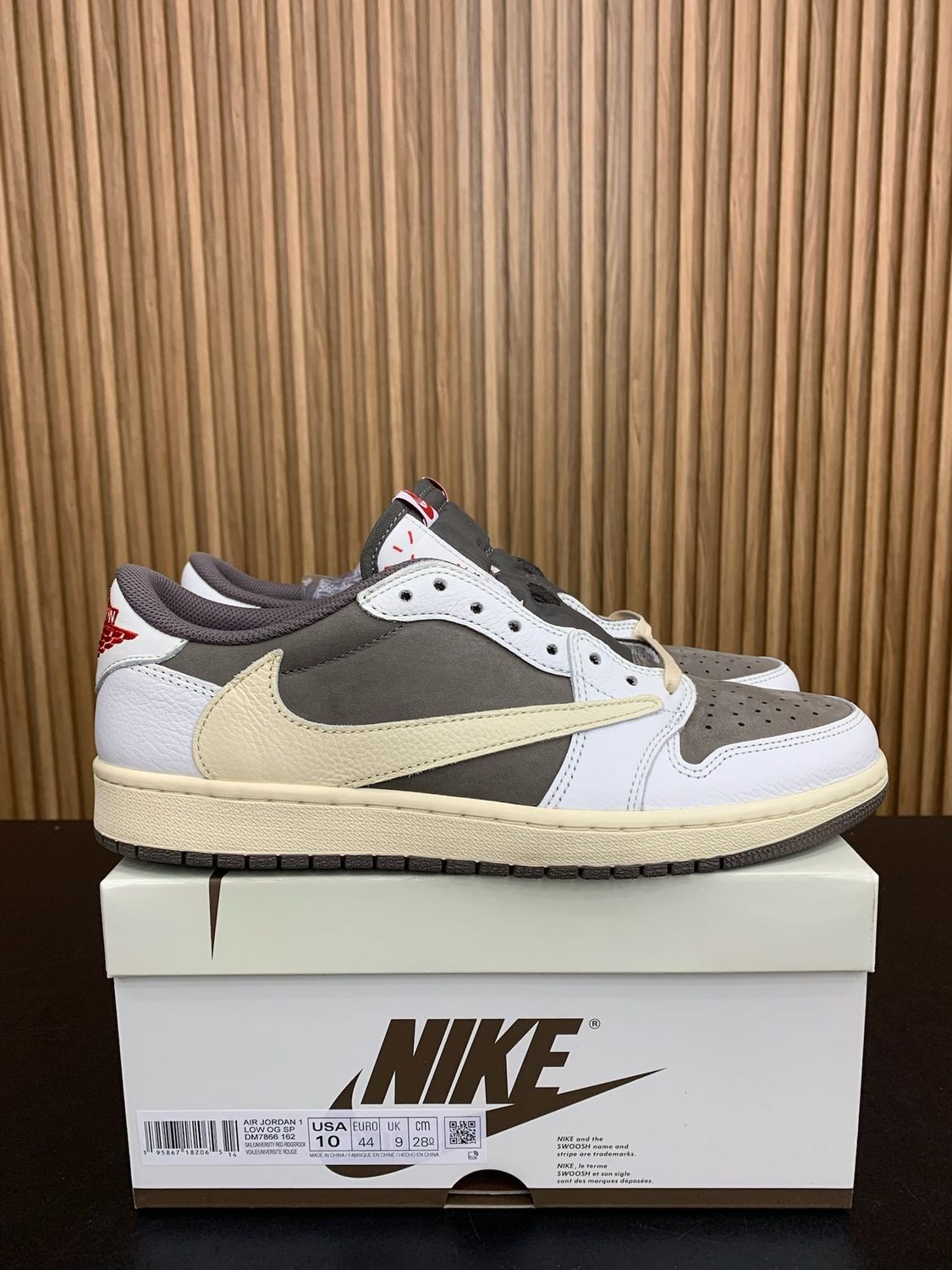 Jordan 1 Retro Low OG SP Travis Scott Reverse Mocha Size 10, PREOWNED*