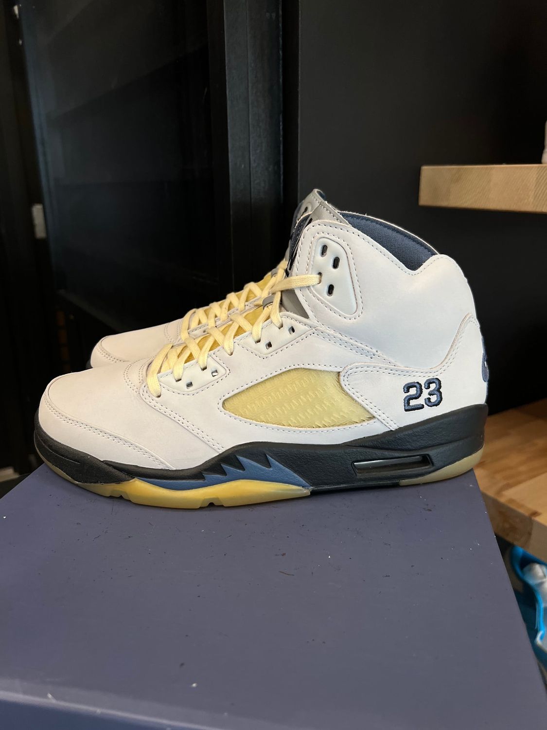 Jordan 5 Retro A Ma Maniére Dawn (Women's) Size 10W, PREOWNED*
