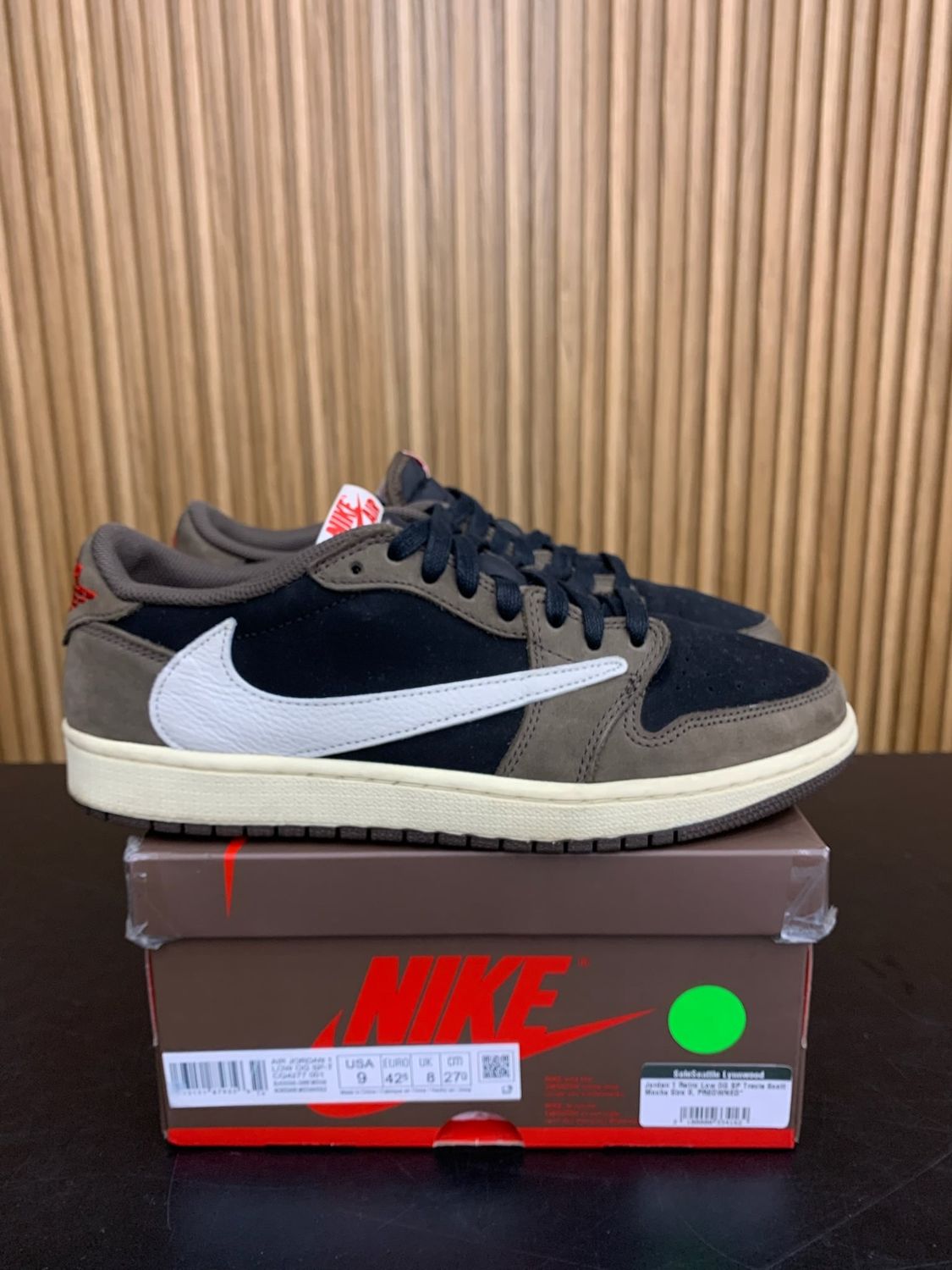 Jordan 1 Retro Low OG SP Travis Scott Mocha Size 9, PREOWNED*