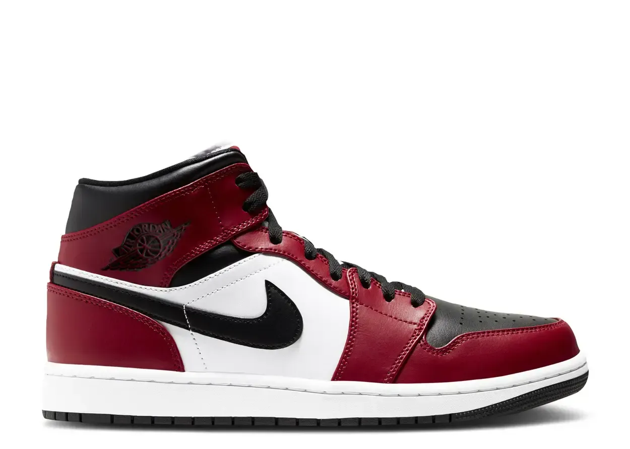 Jordan 1 Mid Chicago Toe Size 10.5, DS BRAND NEW*
