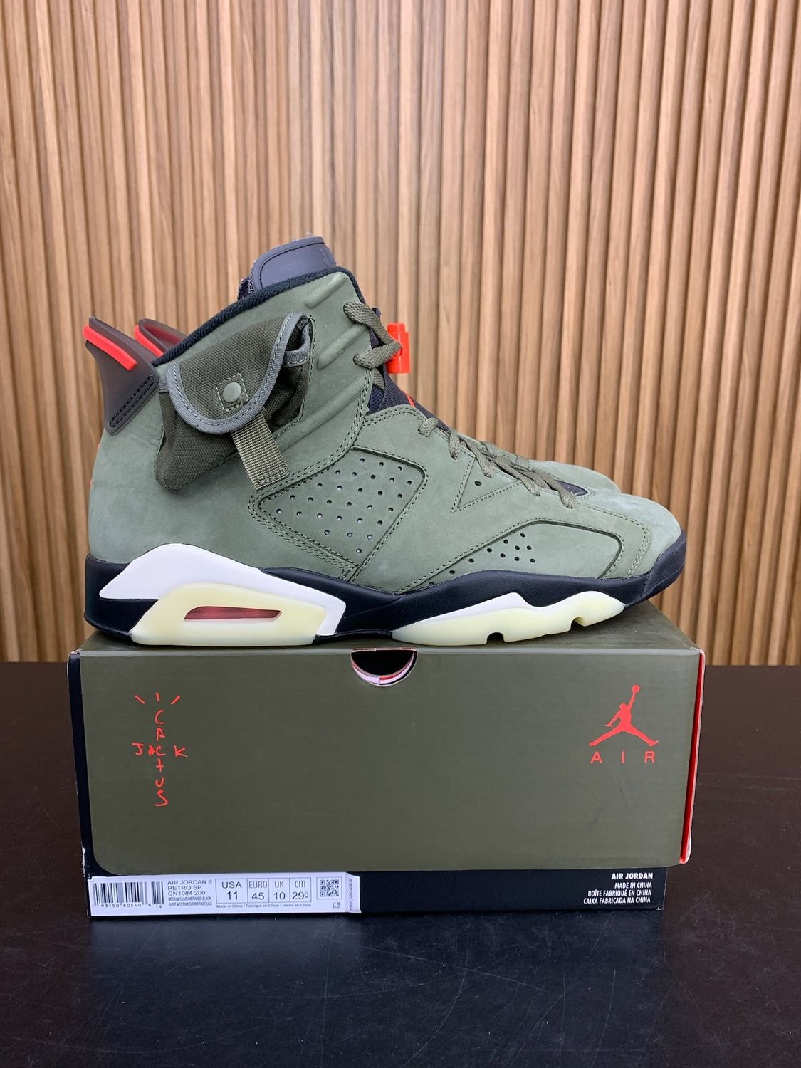 Jordan 6 Retro Travis Scott Size 11, PREOWNED