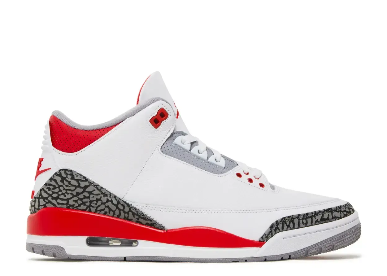 Jordan 3 Retro Fire Red (2022) Size 11, DS BRAND NEW*