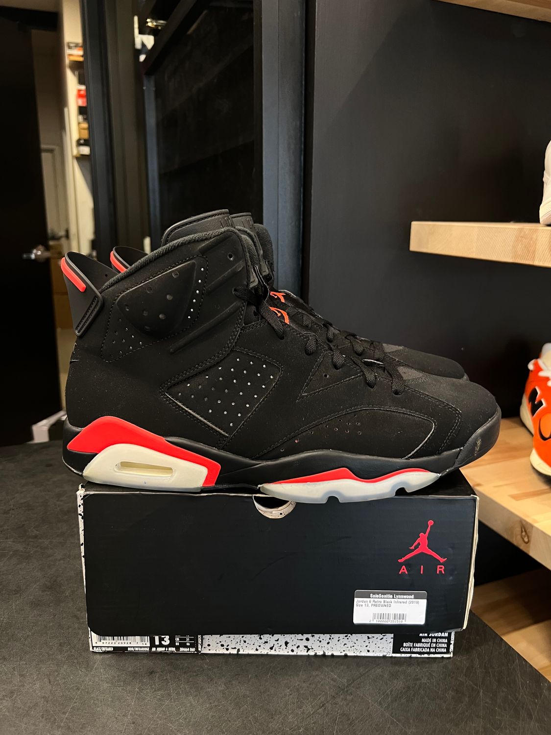 Jordan 6 Retro Black Infrared (2019) Size 13, PREOWNED