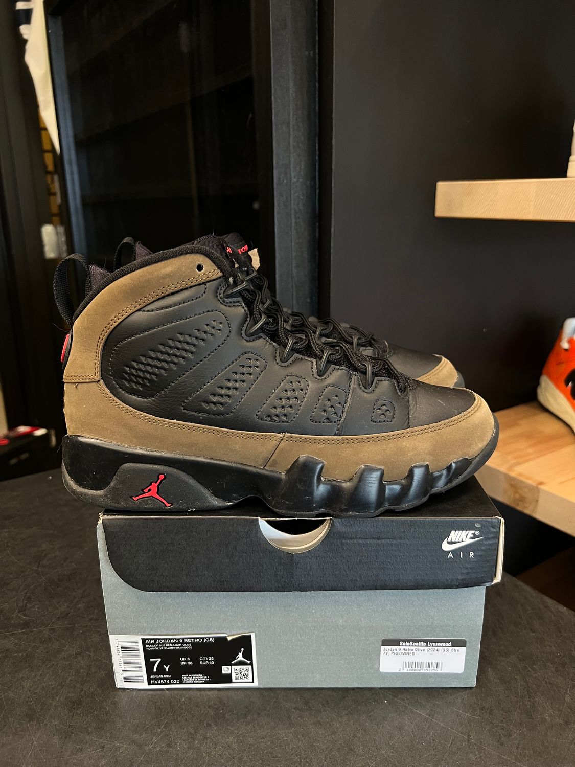 Jordan 9 Retro Olive (2024) (GS) Size 7Y, PREOWNED