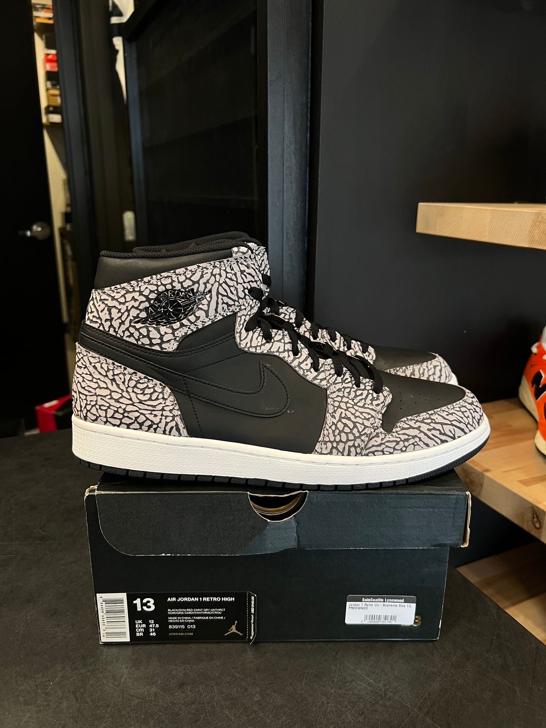 Jordan 1 Retro Un-Supreme Size 13, PREOWNED