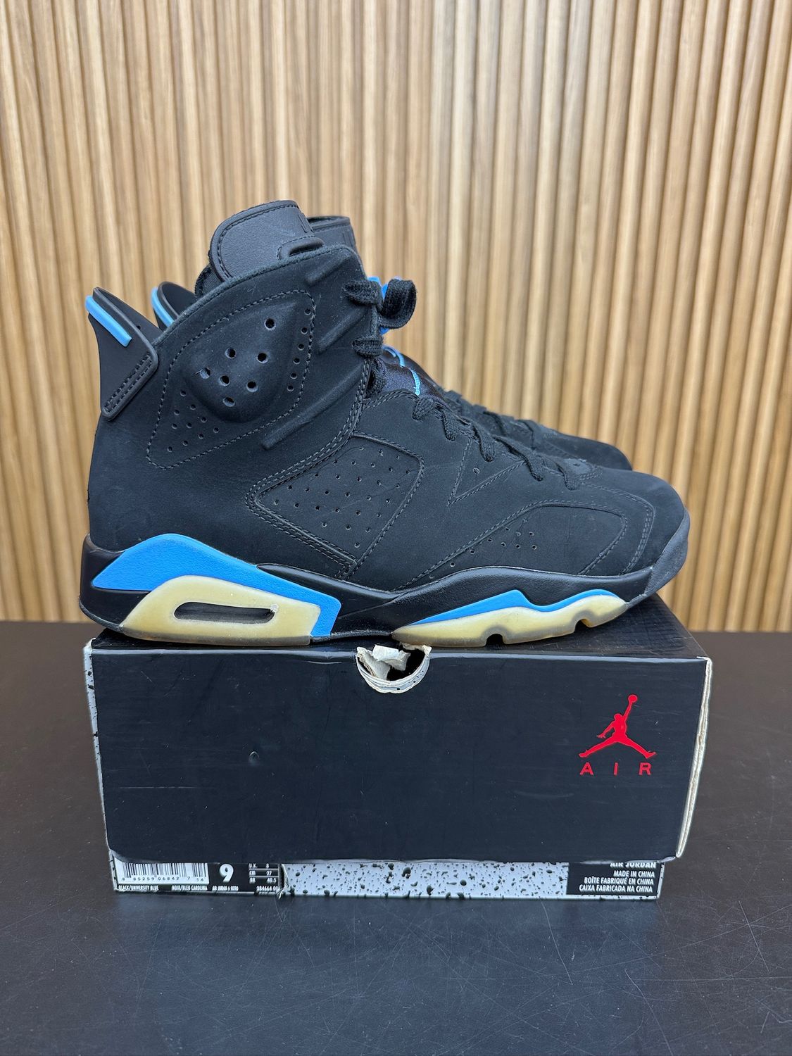 Jordan 6 Retro UNC Size 9, PREOWNED