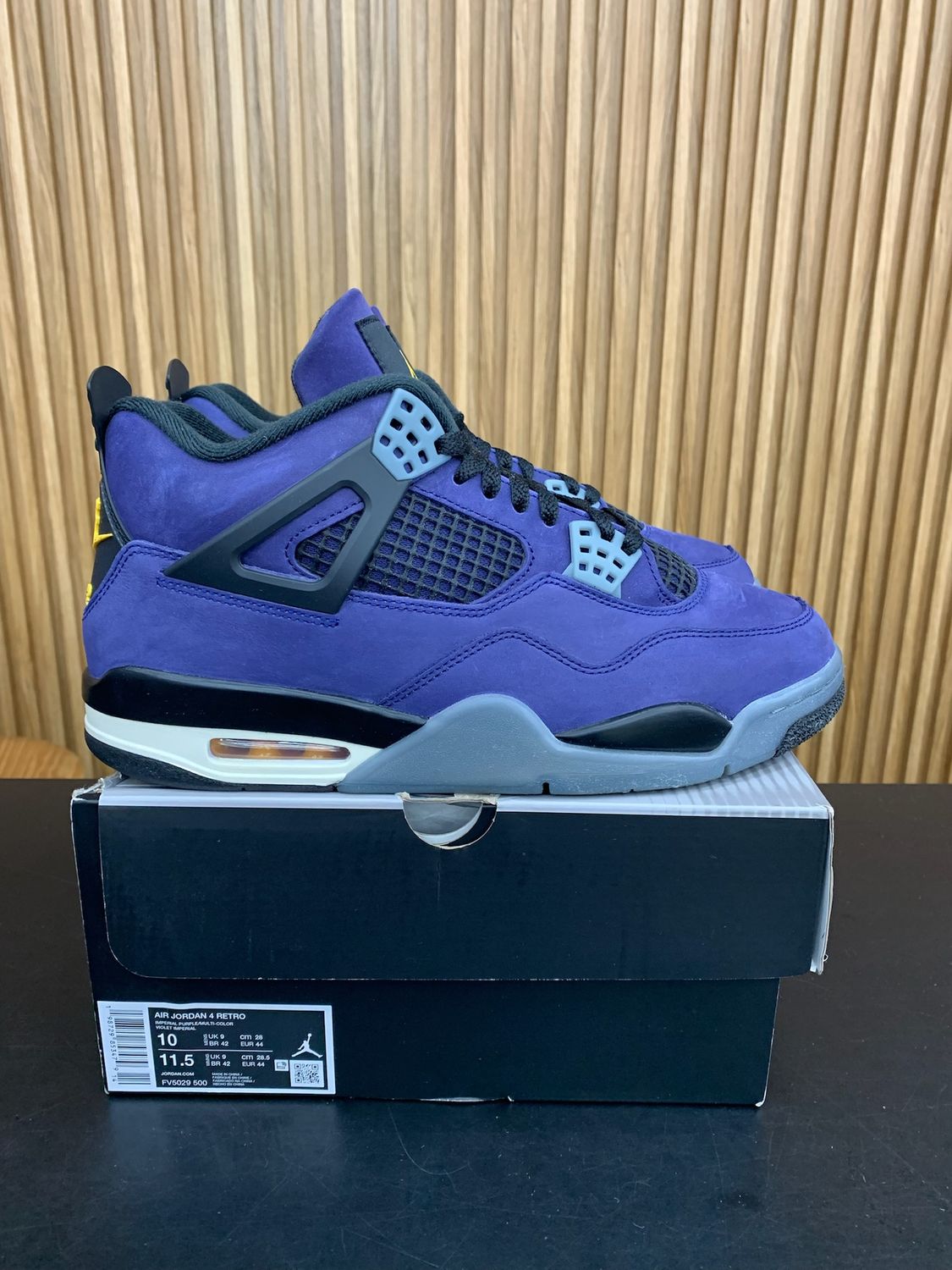 Jordan 4 Retro Lakers Size 10, PREOWNED*