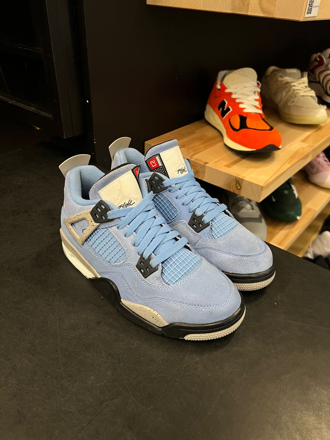 Jordan 4 Retro University Blue (GS) Size 5.5, PREOWNED